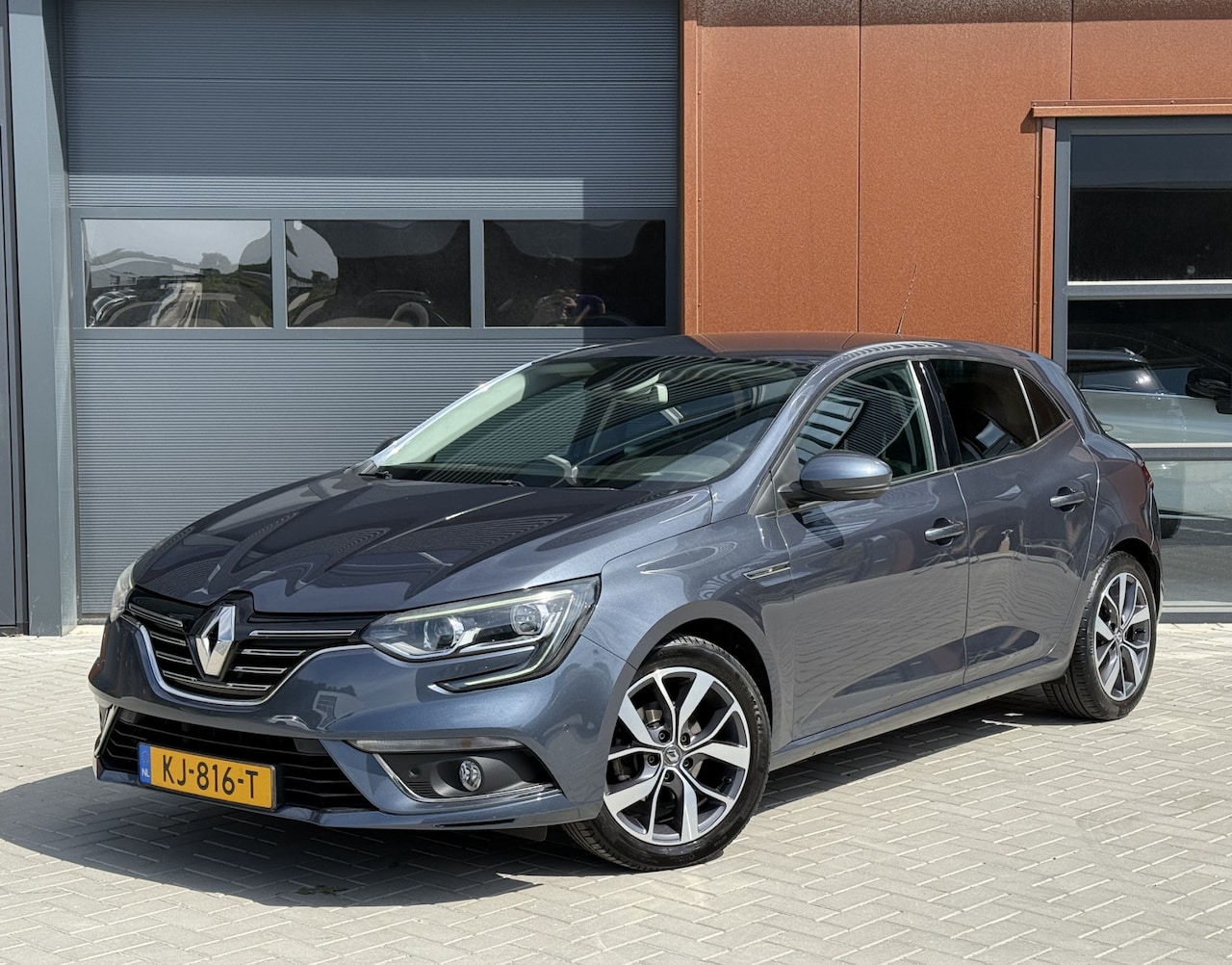 Renault Mégane - 1.5 dCi Bose | NAP | Dealer | Keyless | Massage | Digitale Cockpit | Groot NAVI | Trekhaak - AutoWereld.nl