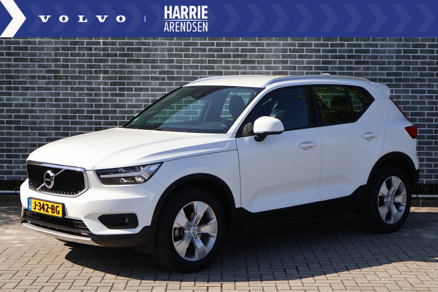 Volvo XC40 - 1.5 T3 Momentum Pro | Trekhaak | Navigatie | Stoel- en stuurwielverwarming | Achteruitrijc - AutoWereld.nl