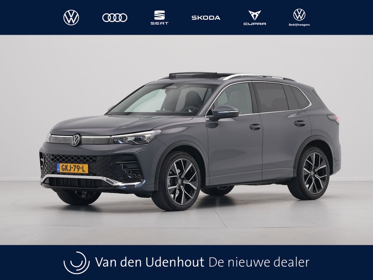 Volkswagen Tiguan - 1.5 eTSI R-Line Business Panorama Camera Navigatie Acc - AutoWereld.nl