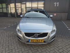 Volvo V60 - 2.4 D6 AWD Plug-In Hybrid Summum 2013 Bi-Xenon|Navi|Leder