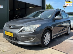 Hyundai i30 CW - 1.4i i-Motion Airco Stoelverwarming