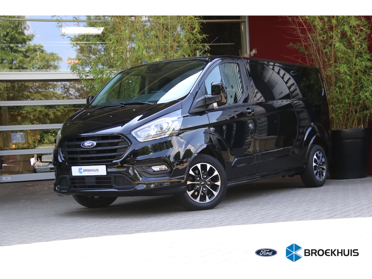 Ford Transit Custom - 320 2.0 TDCI L2H1 Sport 170PK Automaat | Trekhaak | Camera | BLIS | Stoelverwarming - AutoWereld.nl