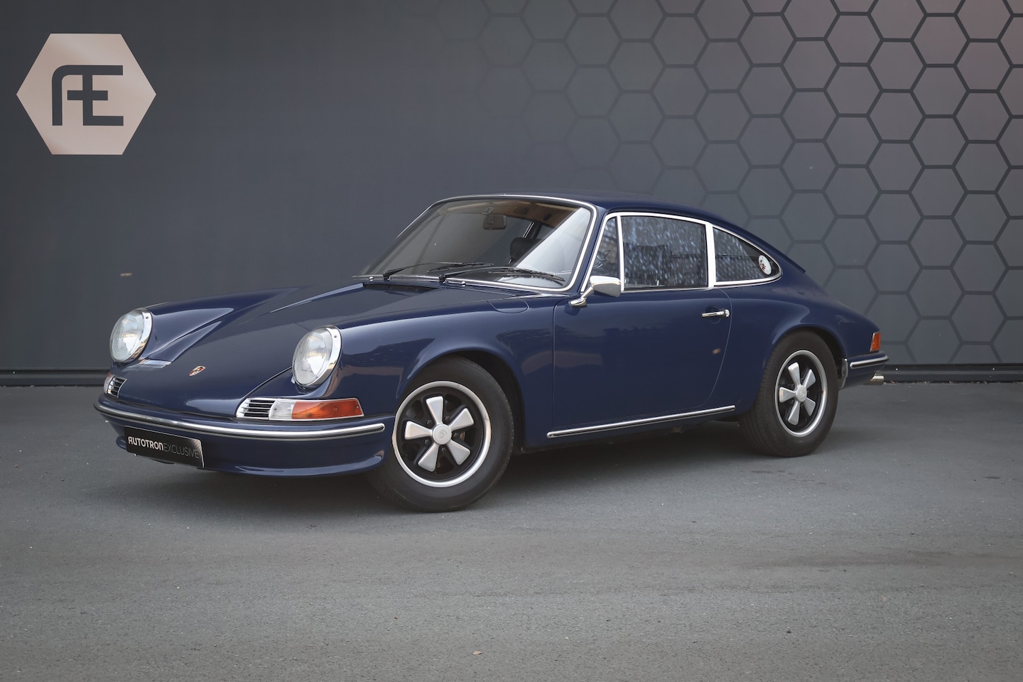 Porsche 911 - T PORSCHE 911 T COUPE EU CAR | 1972 | OELKLAPPE | NEW INTERIOR | 5 GEARS | FUCHS WHEELS | - AutoWereld.nl