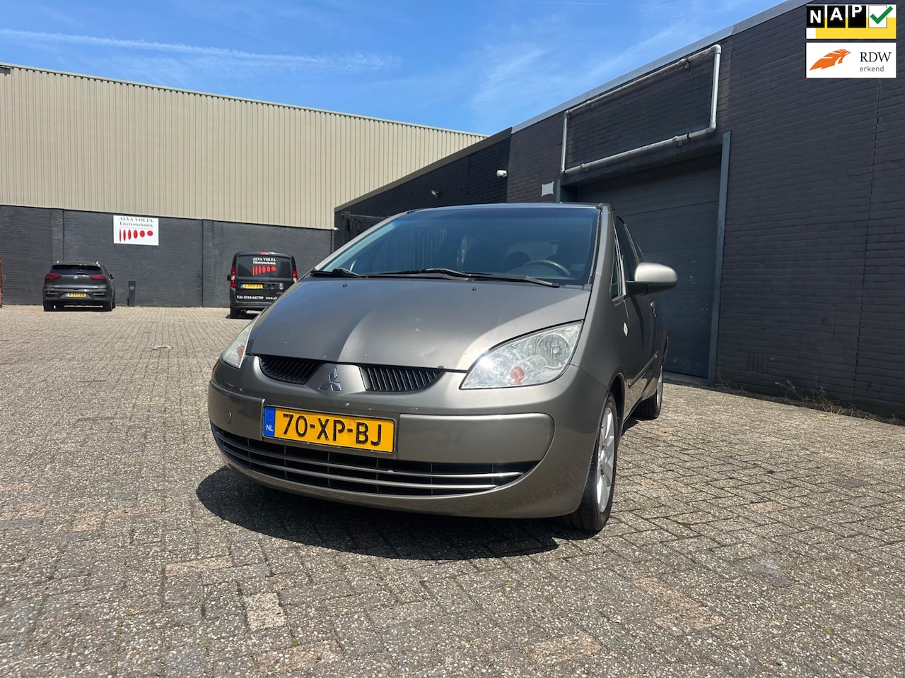Mitsubishi Colt - 1.3 Invite G3 Airco Elek. Pakket PDC LM-Wielen . - AutoWereld.nl