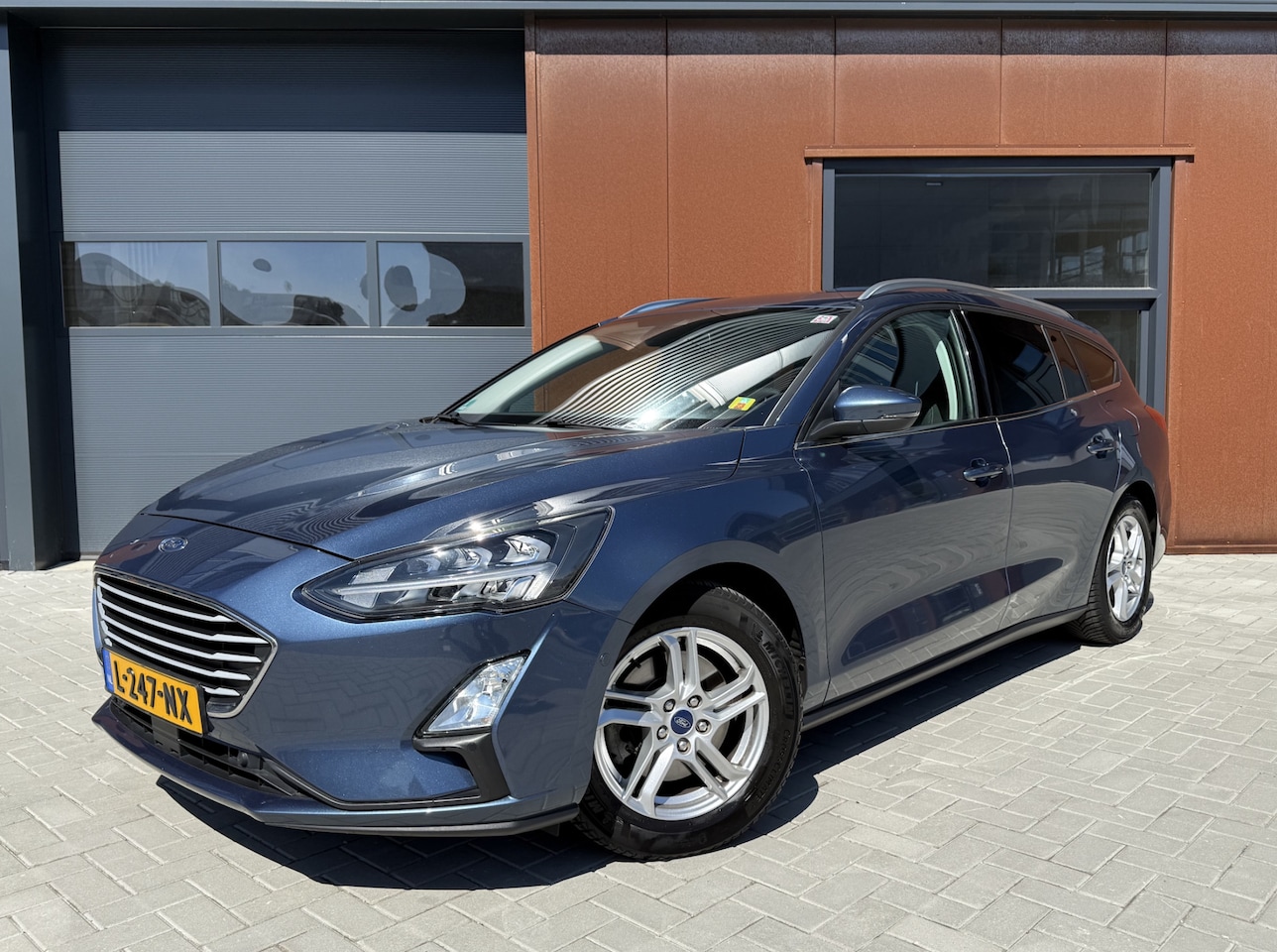 Ford Focus - 1.0 EcoBoost Trend Edition Business | CarPlay | ACC | Dealer | PDC | Camera | Trekhaak | A - AutoWereld.nl