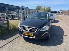 Volvo XC60 - 2.4 D5 AWD R-Design AUTOMAAT