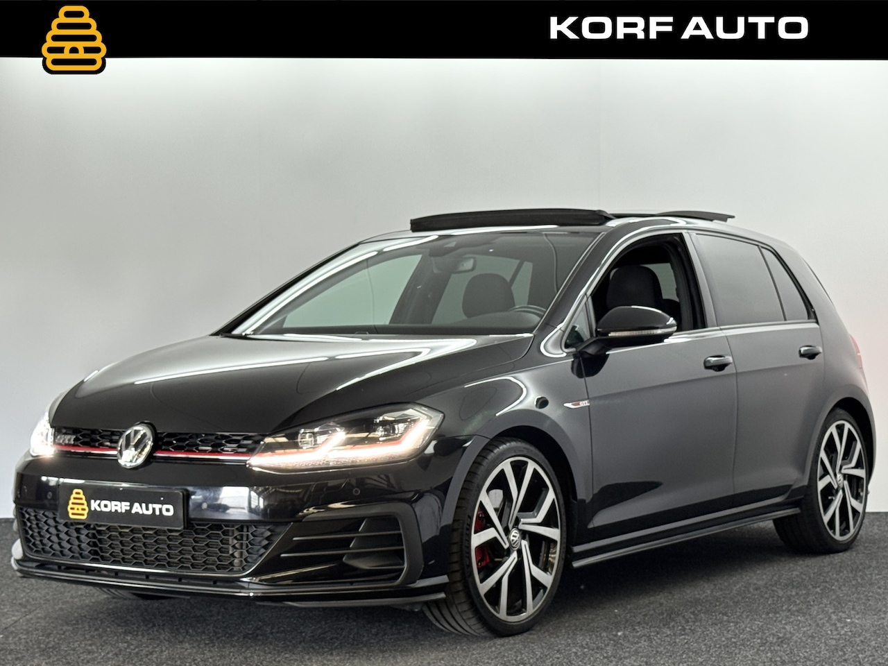 Volkswagen Golf - 2.0 TSI GTI DSG / Pano / Keyless / Winter - AutoWereld.nl