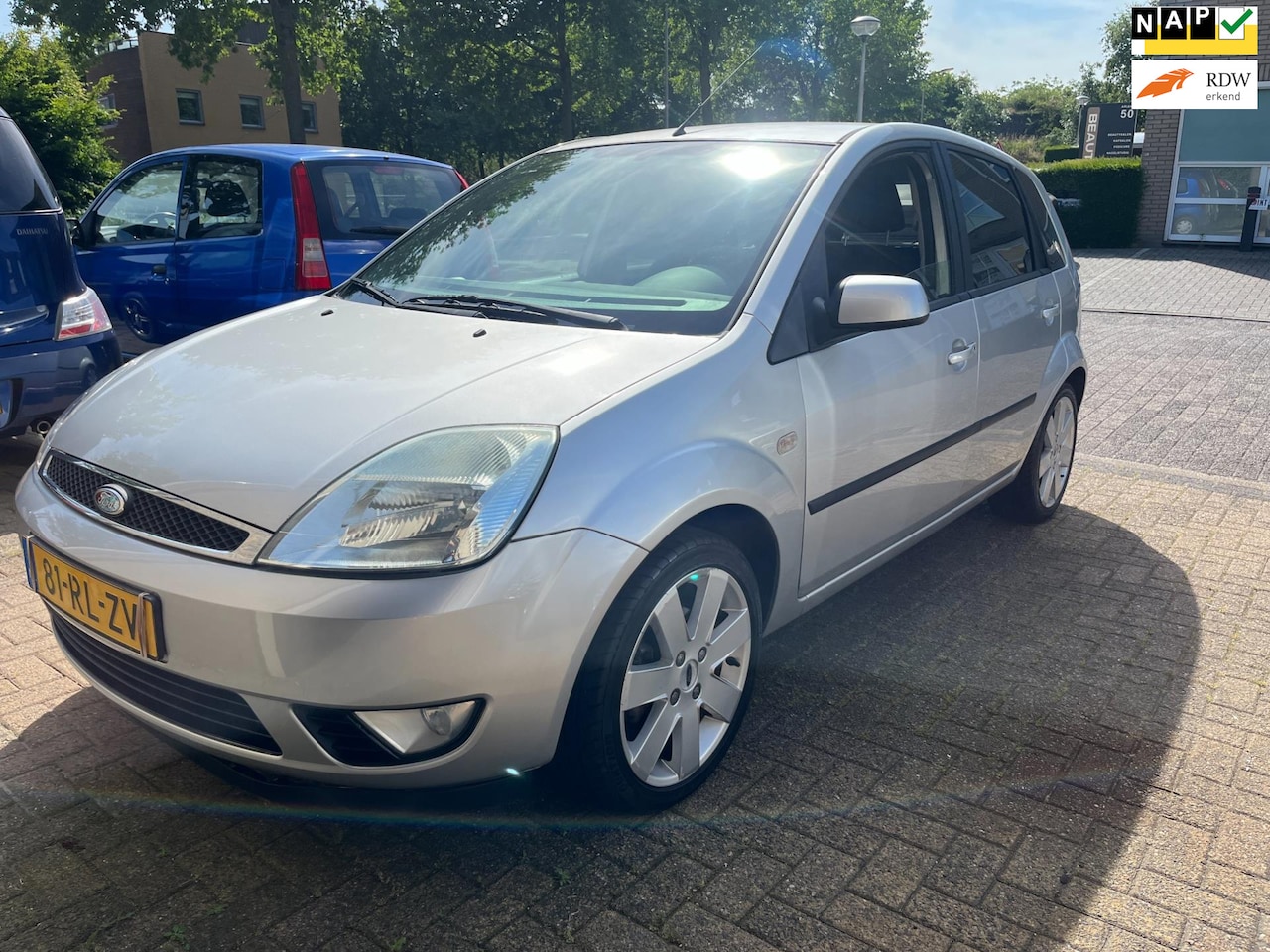 Ford Fiesta - 1.4-16V Futura 5 deurs - AutoWereld.nl