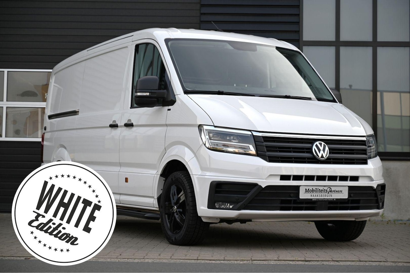 Volkswagen Crafter - 35 2.0 TDI L3H2 35 2.0 TDI L3H2 177pk, H-line, Full option o.m. standkachel, cruise met radar, geveerde st - AutoWereld.nl