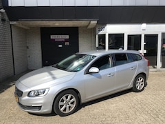 Volvo V60 - 2.0 D3 / 5 CILINDER / EURO-5 / NAVI / CAMERA / AUTOMAAT / APK 2026