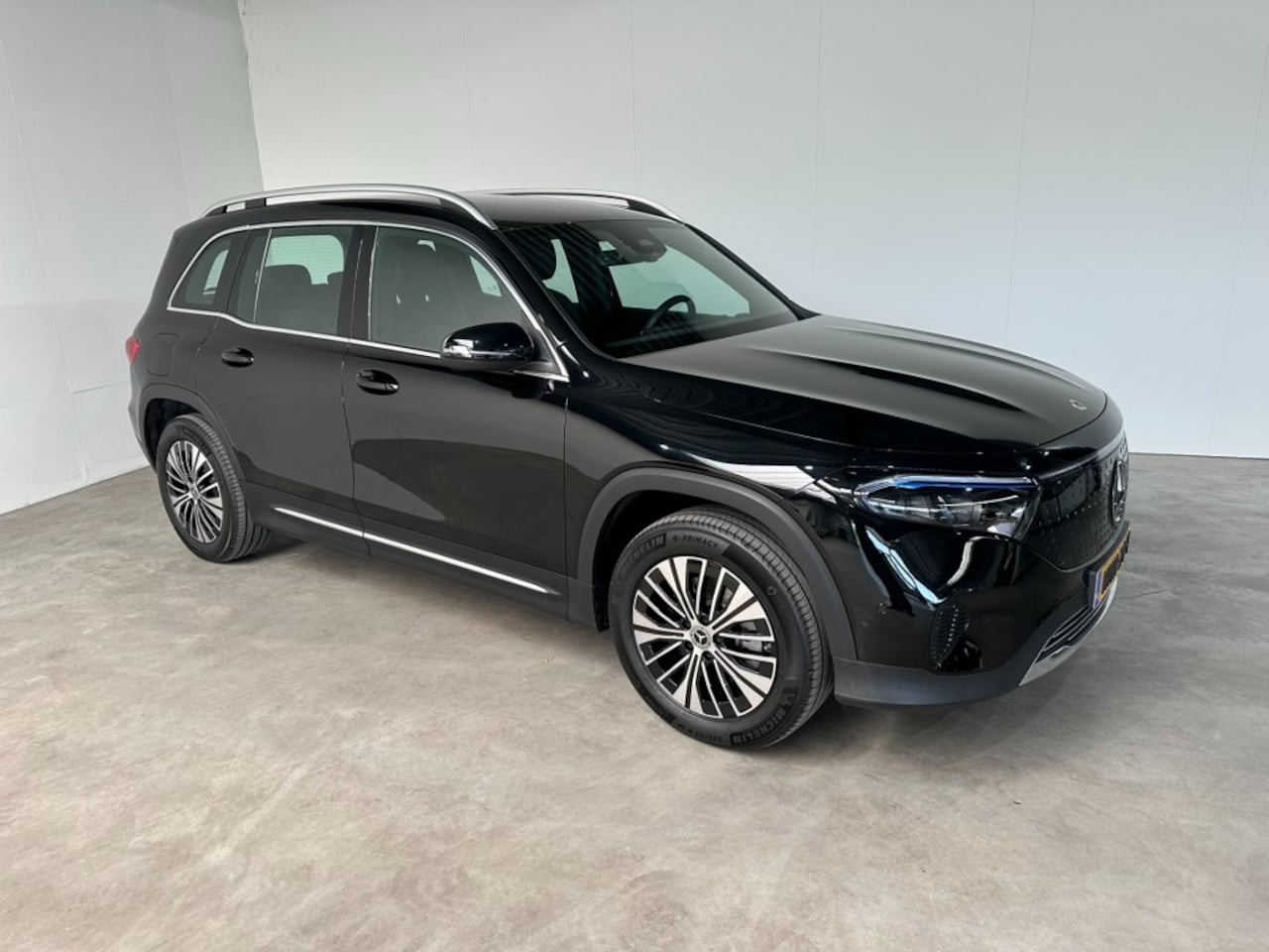 Mercedes-Benz EQB - EQB  250+ ,AMG, Automaat, Navigatie,Dode Hoek,PDC, Trekhaak, - AutoWereld.nl