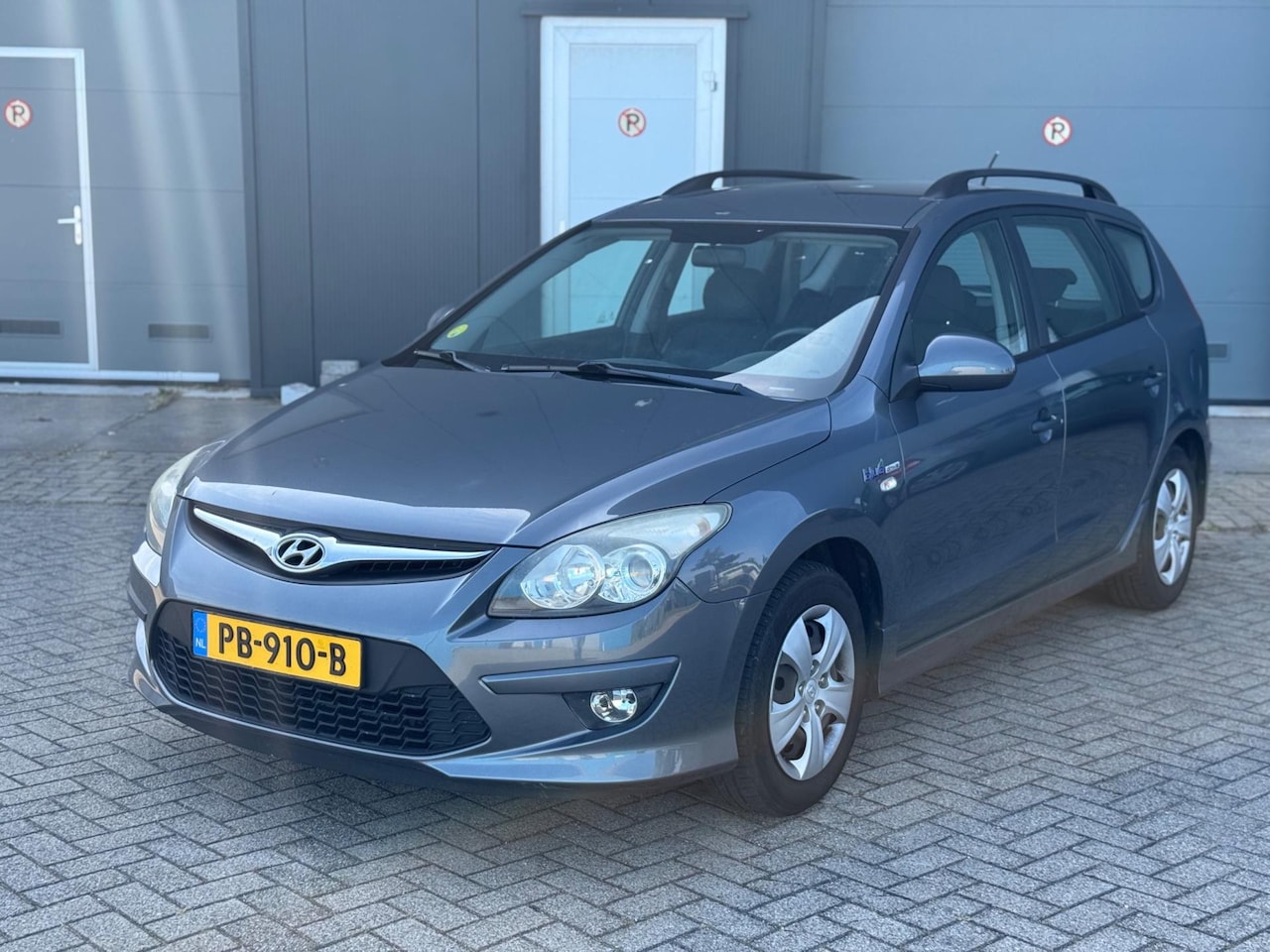 Hyundai i30 CW - 1.4i Blue Active Clima Elektrische Ramen - AutoWereld.nl