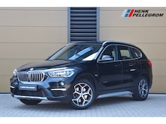 BMW X1 - xDrive20i High Executive * Trekhaak * Panoramadak * Achteruitrijcamera