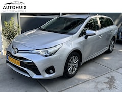 Toyota Avensis Touring Sports - 1.8 VVT-i 147pk H6 Aspiration Navigatie Climate Control Trekhaak Camera