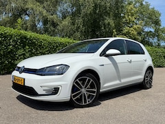 Volkswagen Golf - 1.4 TSI GTE Connected Series Automaat | Navi | 17" Velgen | Clima | PDC | Cruise | LED |
