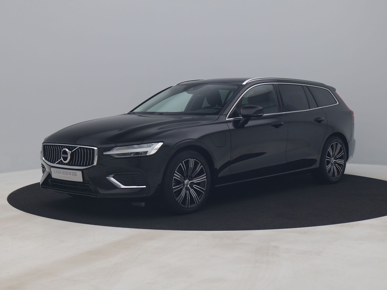 Volvo V60 - 2.0 T6 Recharge AWD Inscription Expression | CAMERA | CARPLAY | STOELVERW. - AutoWereld.nl