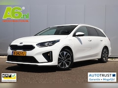 Kia Cee'd Sportswagon - Ceed 1.6 GDI PHEV DynamicPlusLine Automaat Trekhaak Navigatie Achteruitrijcamera Stuur & S