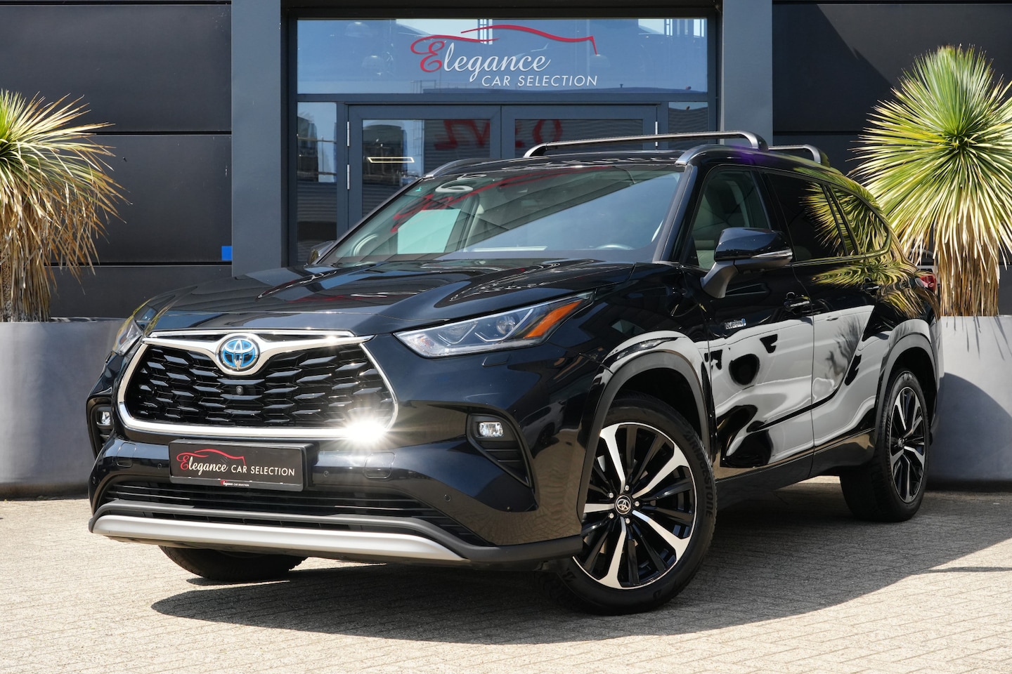 Toyota Highlander - 2.5 AWD Hybrid Premium 248pk Panoramadak/JBL/Camera - AutoWereld.nl