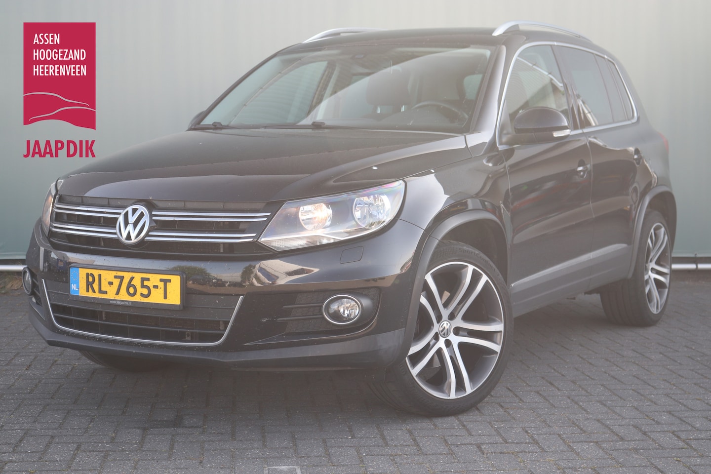 Volkswagen Tiguan - BJR 2013 2.0 TDI 141 PK Sport&Style 4Motion AUTOMAAT / 4-MOTION 4X4 / PANODAK / ALCANTARA - AutoWereld.nl