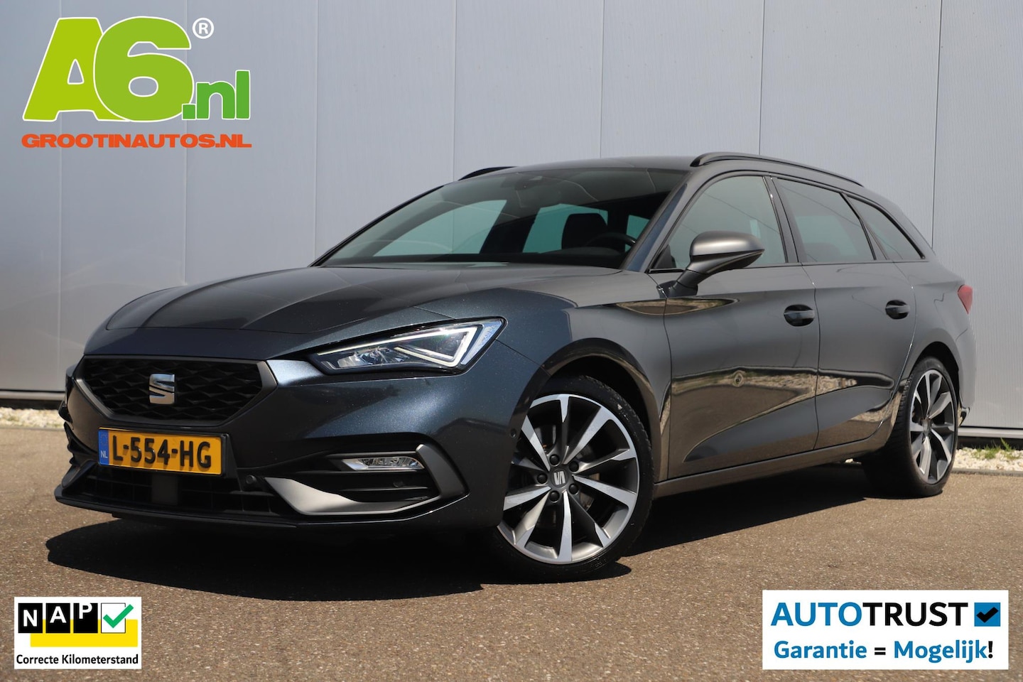 Seat Leon Sportstourer - 1.5 eTSI FR 150PK Automaat Trekhaak Virtual Cockpit 18 inch LMV Navigatie Achteruitrijcame - AutoWereld.nl