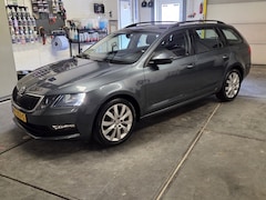 Skoda Octavia Combi - 1.6 TDI Grt Amb. Bns
