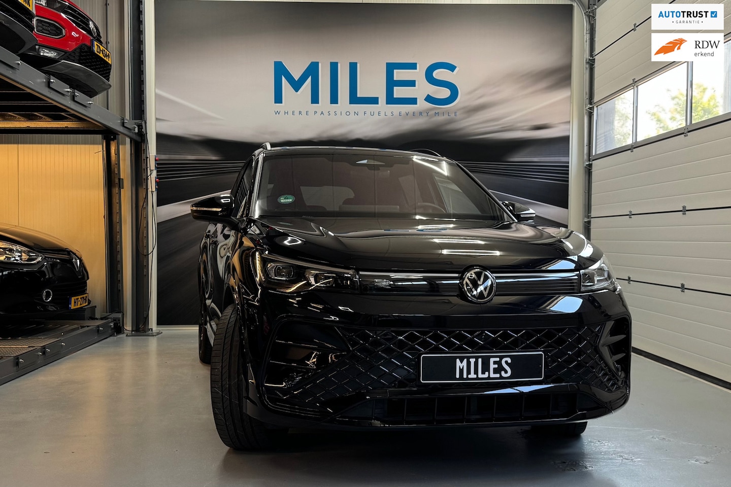 Volkswagen Tiguan - 1.5 eHybrid R-Line Business 1.5 eHybrid R-Line Business - AutoWereld.nl