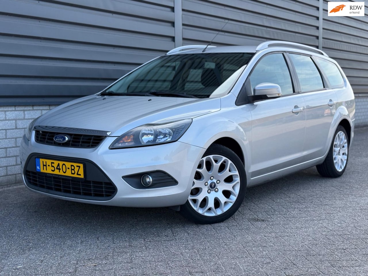 Ford Focus Wagon - 1.6 Trend Navi Cruise Airco Camera Trekhaak - AutoWereld.nl