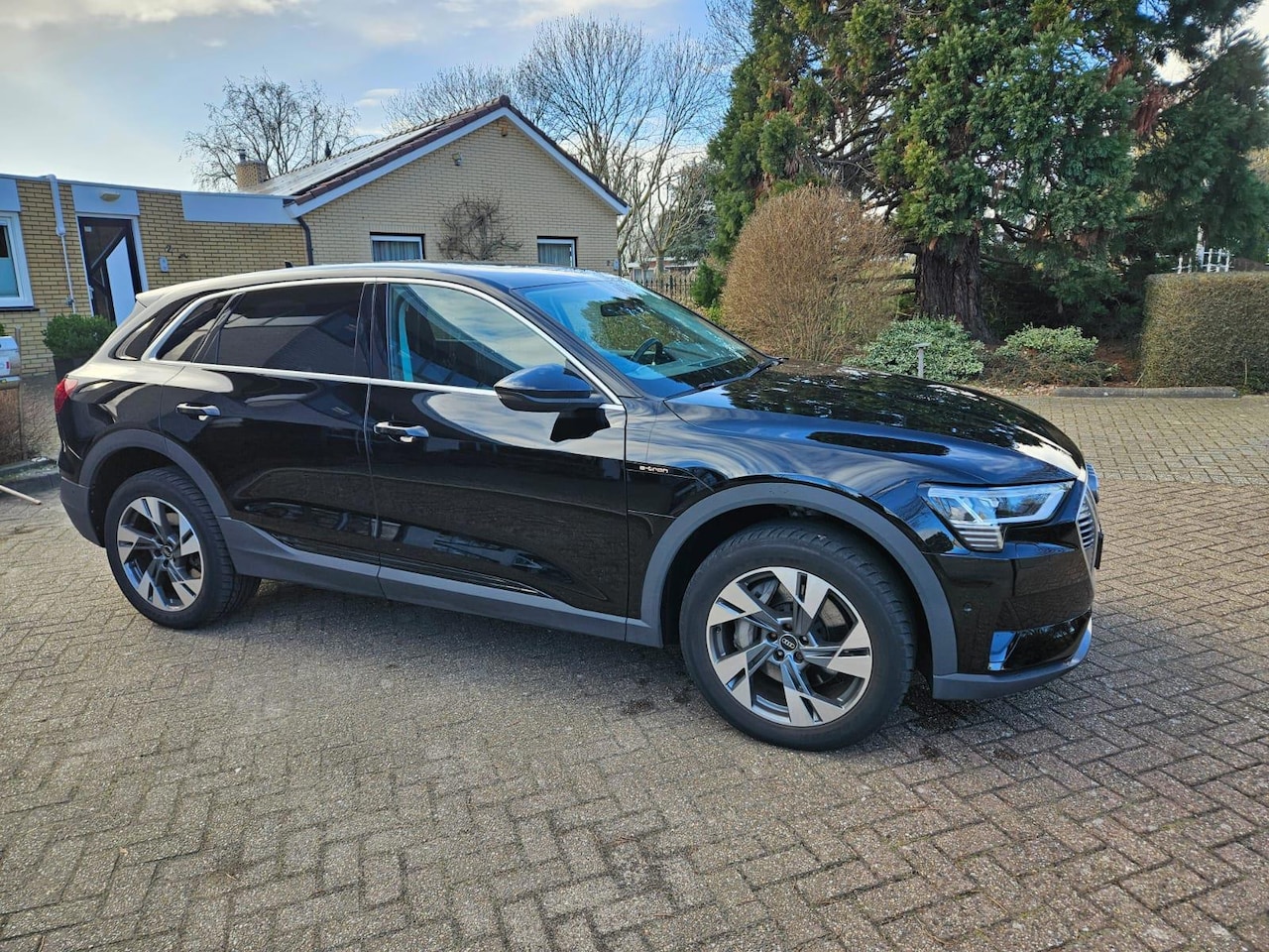 Audi e-tron - 50 Quattro CLIMA PANO 71 kWh Zwart Bouwjaar 2021 - AutoWereld.nl