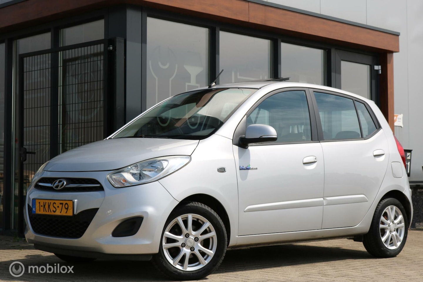Hyundai i10 - 1.0 i-Vision | Schuif-kantel dak | PDC - AutoWereld.nl