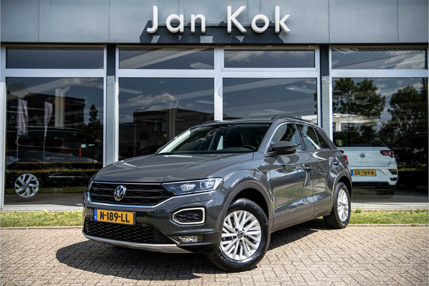 Volkswagen T-Roc - 1.0 TSi 110 pk Style | Full LED | Trekhaak | Winter - AutoWereld.nl