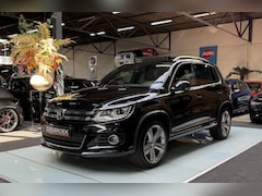 Volkswagen Tiguan - 2.0 TSI R-line 4Motion 59DKM DSG Xenon Pano VOL
