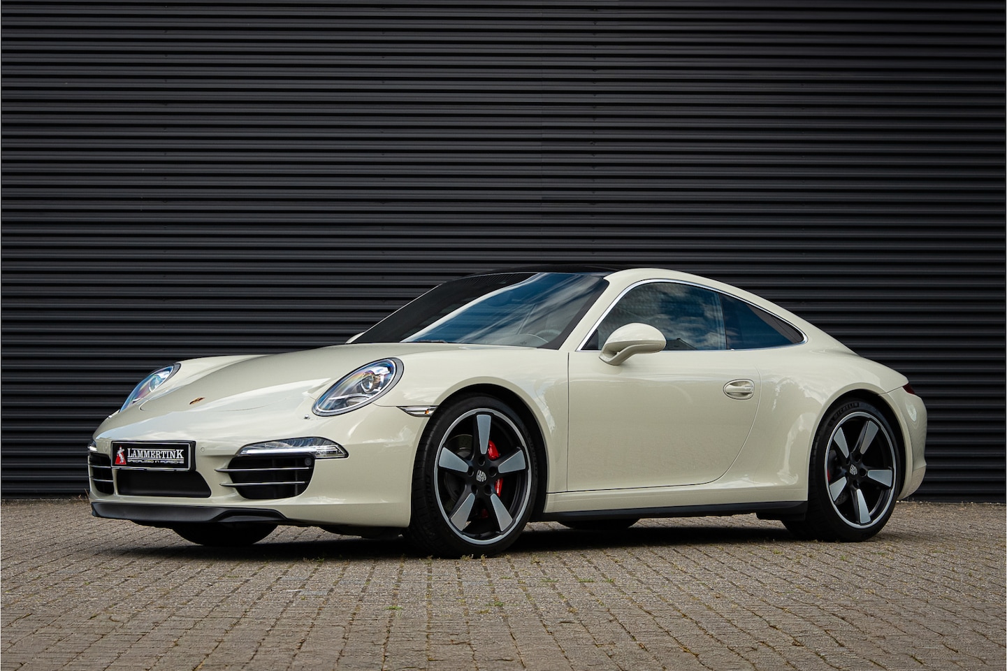 Porsche 911 - 3.8 Carrera S 50th Anniversary Edition 3.8 Carrera S 50th Anniversary Edition - AutoWereld.nl