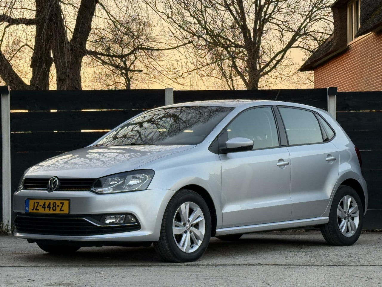 Volkswagen Polo - 1.2 TSI 90PK SCHADE Comfortline CarPlay, Facelift - AutoWereld.nl