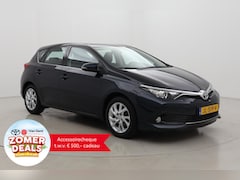 Toyota Auris - 1.2T Aspiration | Cruise control | Camera | Trekhaak | All season banden | Clima | Bluetoo