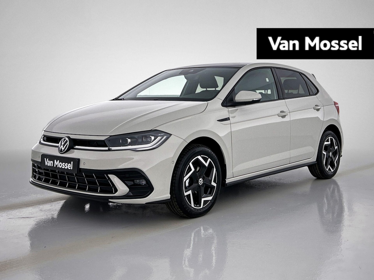 Volkswagen Polo - 1.0 TSI R-Line Edition 95 PK | R-Line | Automaat | Panoramadak | Camera | LED Matrix | Cli - AutoWereld.nl