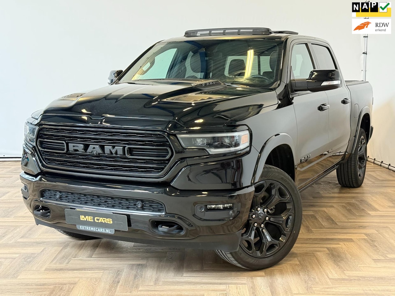 Dodge Ram 1500 - 5.7 V8 4x4 Limited NIGHT ,PANO, LUCHTVERING , INRUIL MOGELIJK, DEALER ONDERHOUDEN - AutoWereld.nl