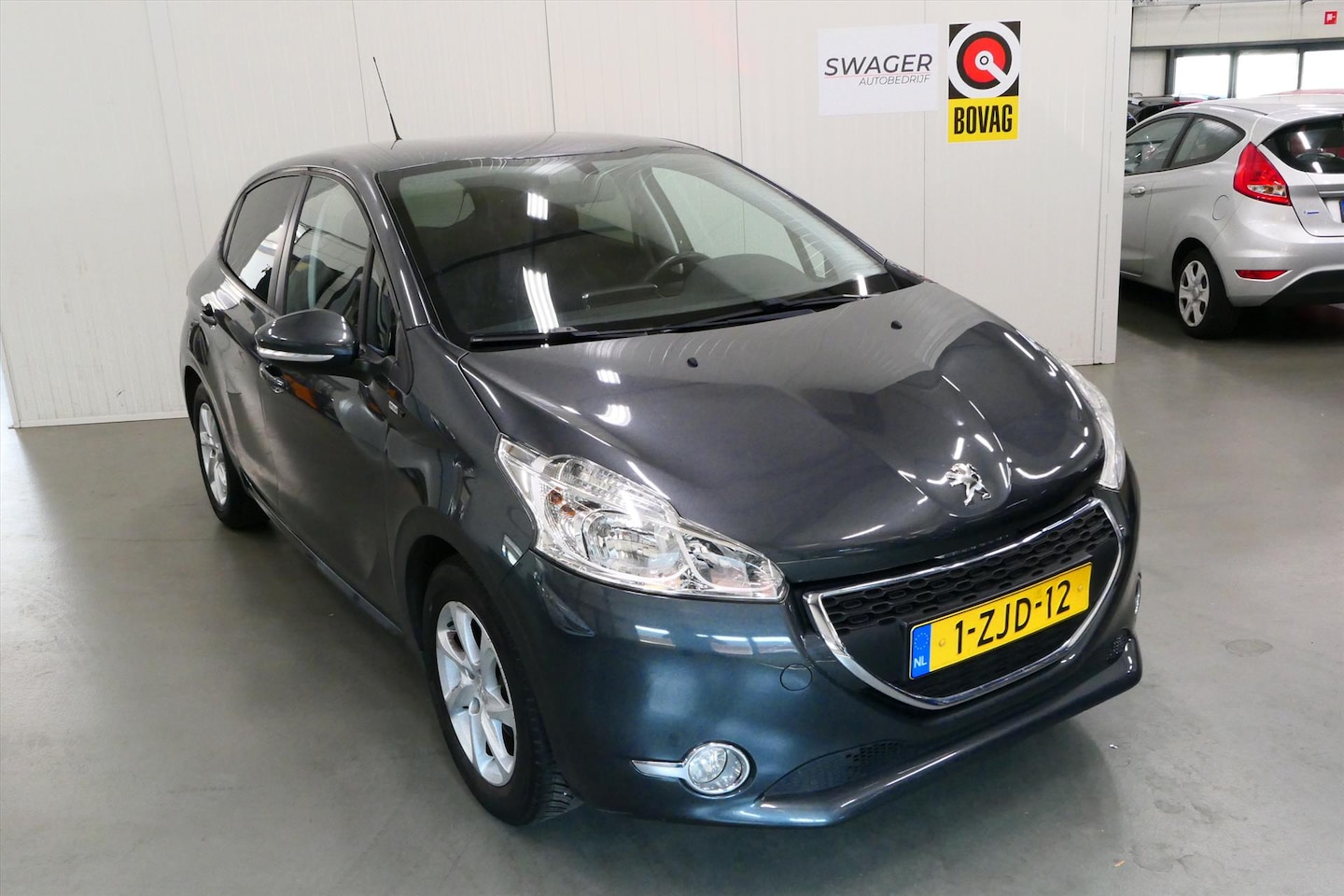 Peugeot 208 - 1.2 PureTech 82PK 5D Style (Goed onderhouden&trekhaak) - AutoWereld.nl