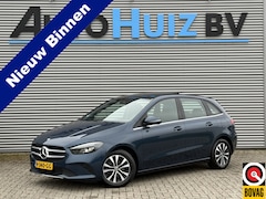 Mercedes-Benz B-klasse - 200 Business Solution Stoelverwarming Panoramadak LED Carplay Achteruitrijcamera