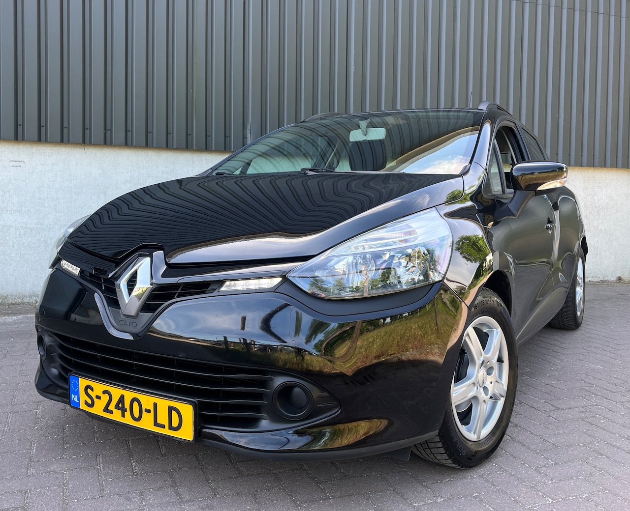 Renault Clio Estate - 1.2-16V Collection Apk 05-2026 Airco Navigatie Bluetooth - AutoWereld.nl