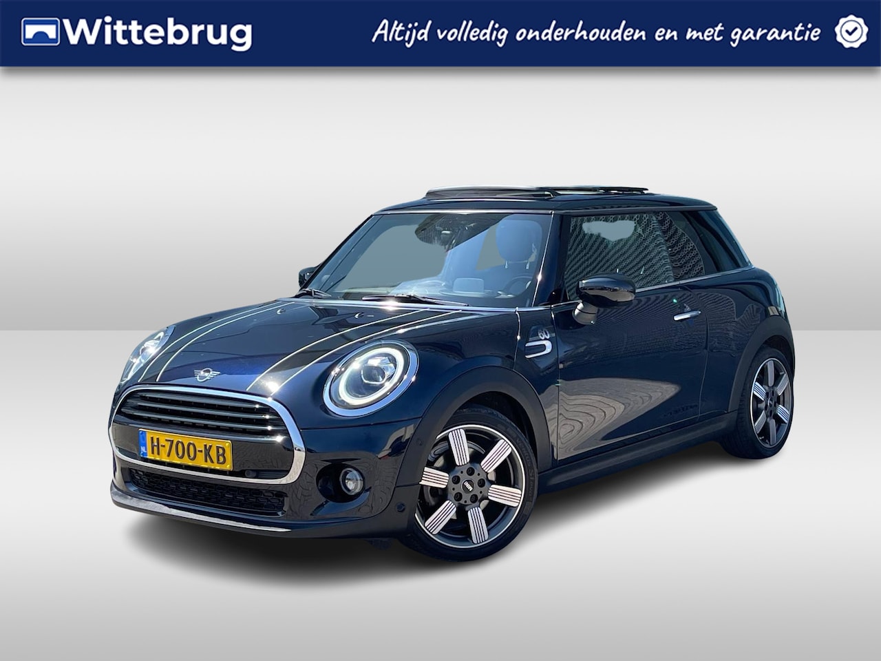 MINI Cooper - Mini 1.5 60 Years Edition / Pano / Leder / Head up / Parkeer sensoren V+A / Navigatie P4 - AutoWereld.nl