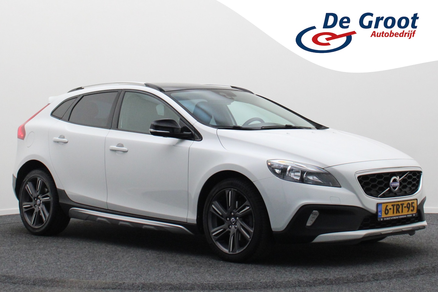 Volvo V40 Cross Country - 1.6 T4 Momentum 1.6 T4 Momentum - AutoWereld.nl