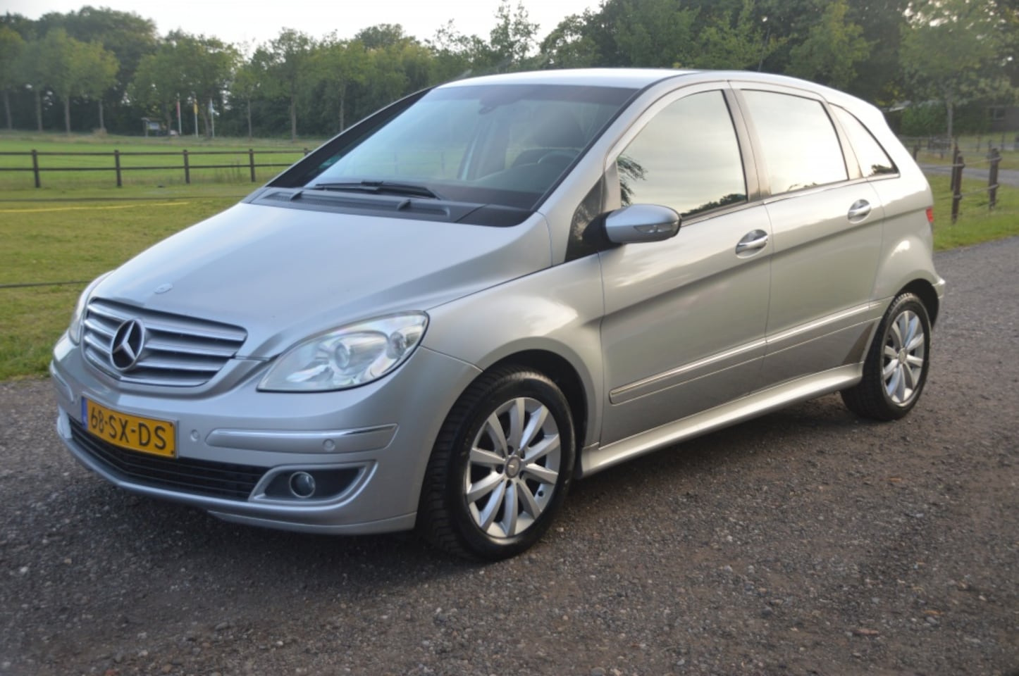 Mercedes-Benz B-klasse - 170 Automaat Airco PDC Trekhaak - AutoWereld.nl