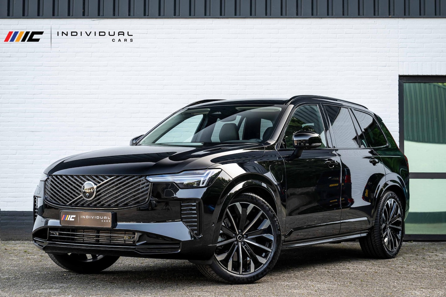 Volvo XC90 - 2.0 T8 Plug-in hybrid AWD Plus Dark Four-C Nappa - AutoWereld.nl