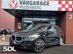 BMW X1 - xDrive25e High Executive // PANO / SCHUIF-KANTEL DAK // NAVI // PDC // ELEKTRISCHE ACHTERK