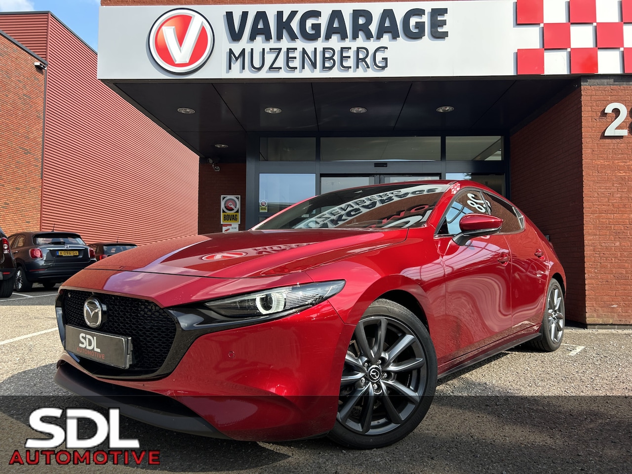 Mazda 3 - 2.0 e-SkyActiv-G M Hybrid 122 Luxury // FULL LED // NAVI + CARPLAY // 360 CAMERA + SENSORE - AutoWereld.nl