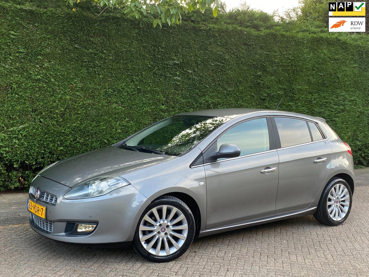 Fiat Bravo - 1.4 MultiAir RIJDT NIEUW/1e EIGENAAR/PDC V+A/APK! - AutoWereld.nl