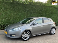 Fiat Bravo - 1.4 MultiAir RIJDT NIEUW/1e EIGENAAR/PDC V+A/APK