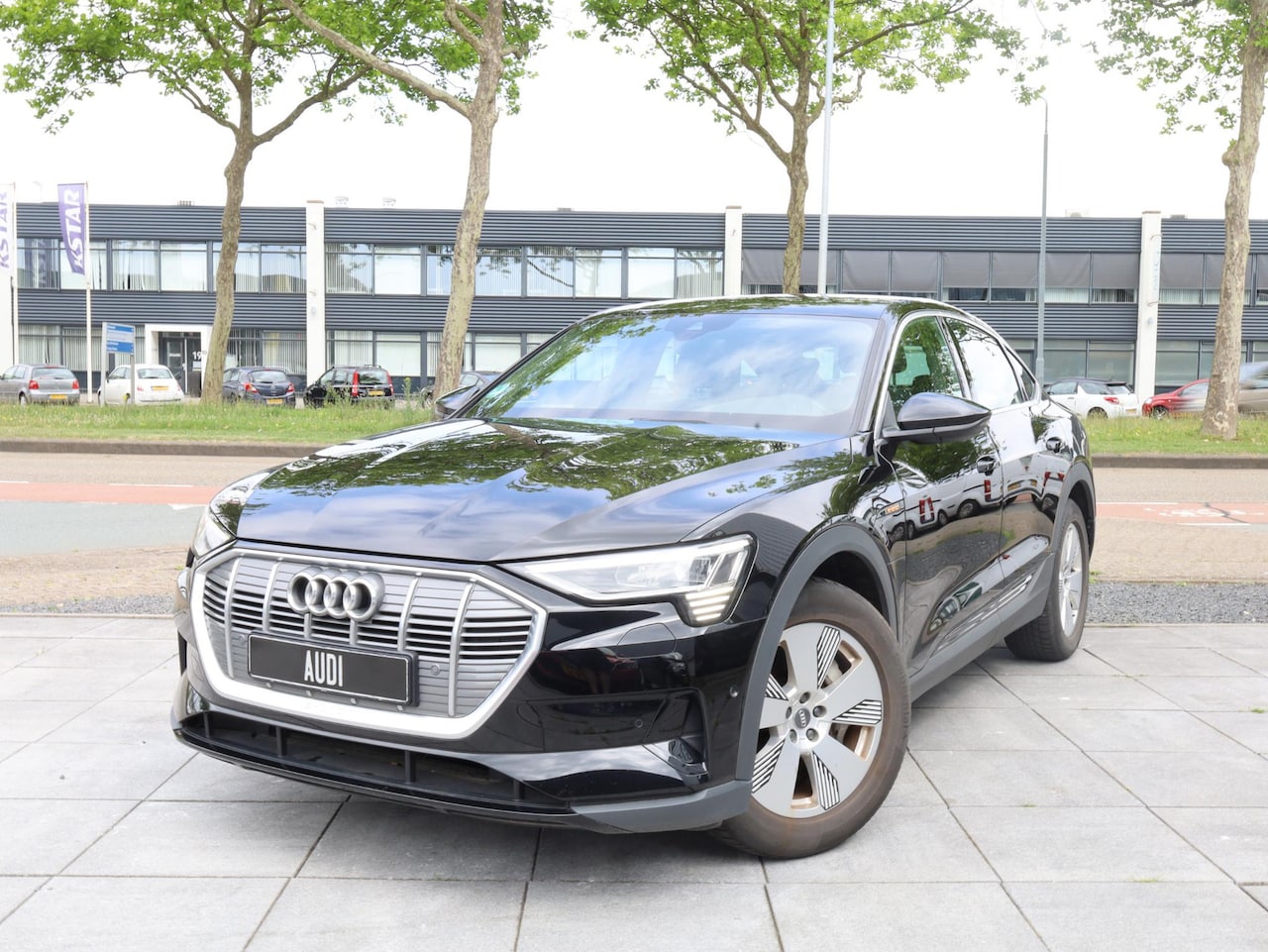Audi e-tron Sportback - 50 quattro 313PK | Keyless | Camera | Matrix LED | Elektrische kofferklep | Dodehoek | 19" - AutoWereld.nl