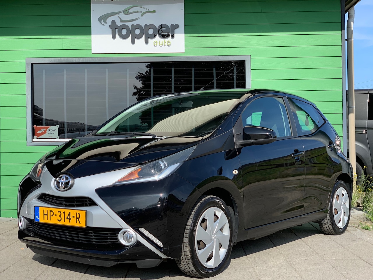 Toyota Aygo - 1.0 VVT-i x-play | Navigatie | Camera | CruiseControl | - AutoWereld.nl