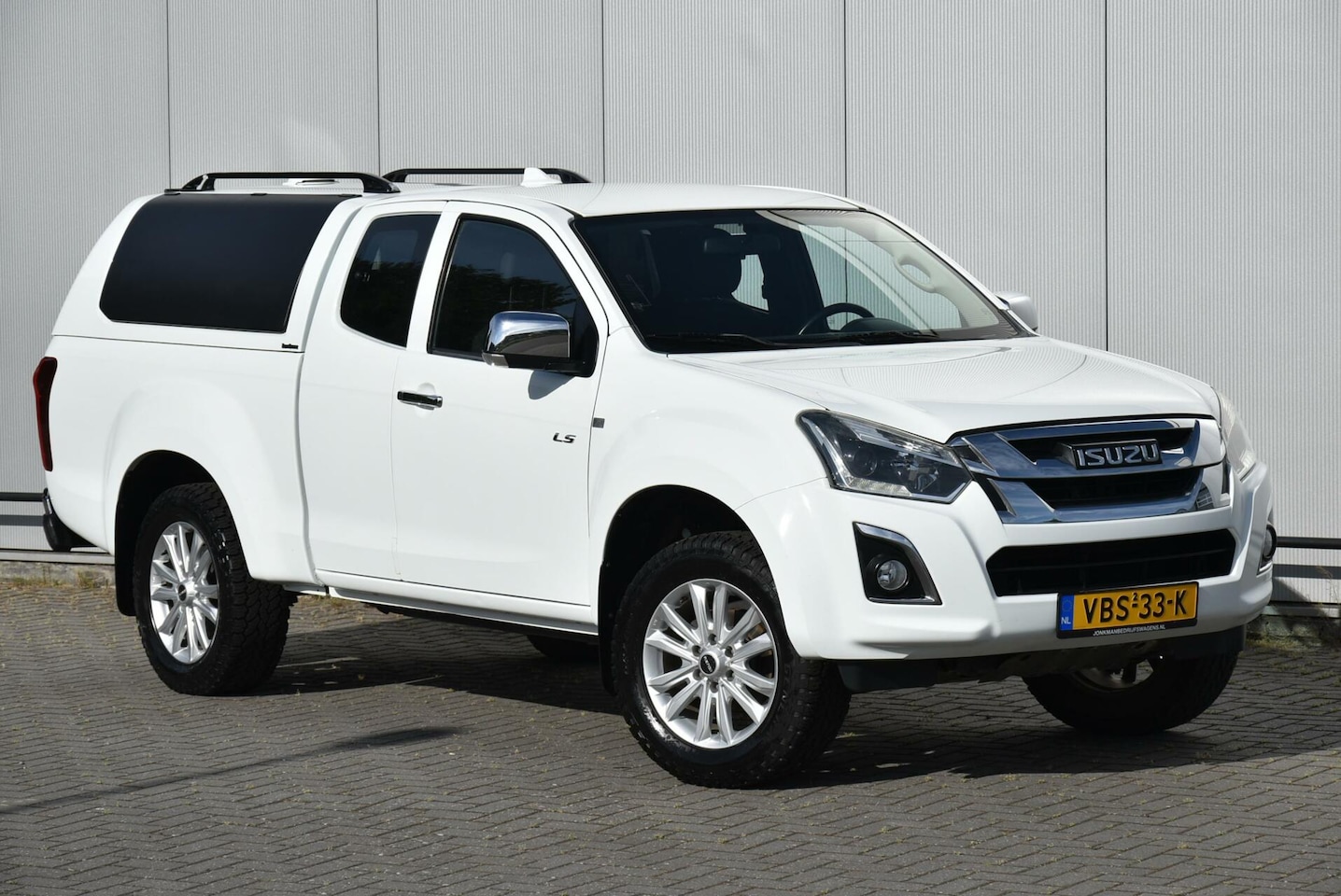 Isuzu D-Max - 1.9 Extended X-Country Clima Navi Camera Euro 6! - AutoWereld.nl